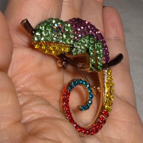 Chameleon Brooch Crystal Rhinestone Animal Pin – 2.5” Wide - Picture 3 of 4